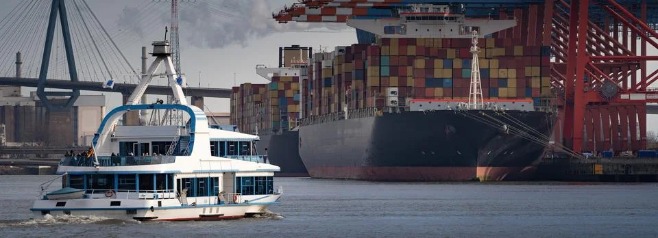 Container cargo freight ship with containers Foto stock