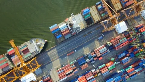 Container cargo ship, business logistic supply chain transportation Vidéo gratuite 72807115