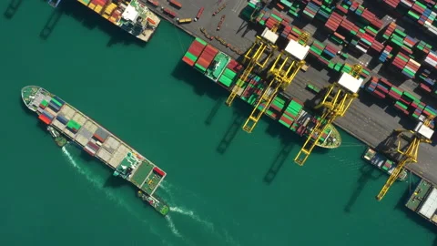 Container , container ship in export and import business and logistics. Vídeos de archivo 155652478