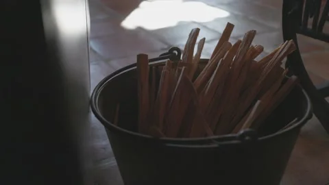 Container of Fire Starting Wood Material Vídeo Stock 235218447