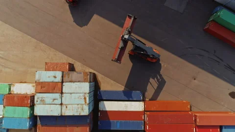 Container Handler Working in Terminal Video stock 147229808