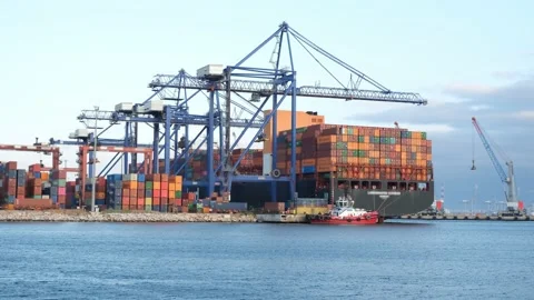 Container loading on the ship blur effect Stock Footage 174412714