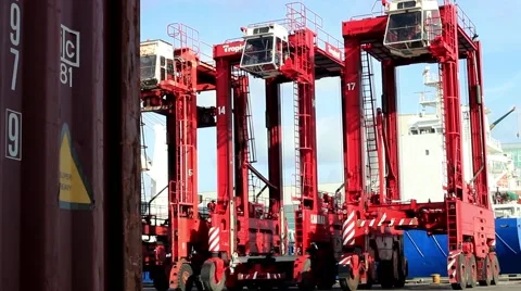 Container Machines Moving 库存影片 46694523