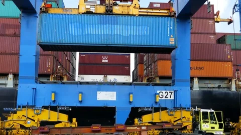 Container ship being unloaded 4k intro outro for business  Video stock 92591622