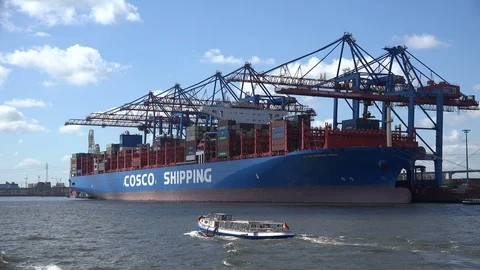 Container ship at Container Terminal in Hamburg Stock Footage 109340702