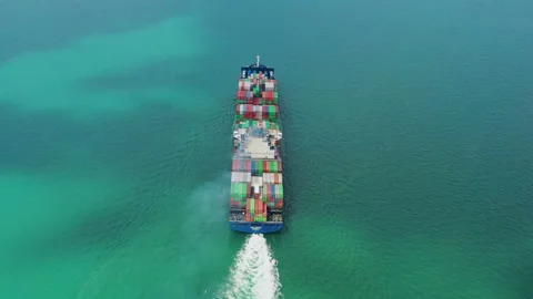 Container ship in export and import business and lo Vídeos de archivo 133614506