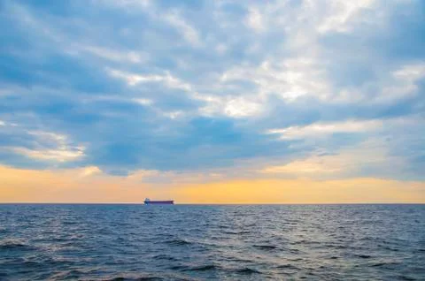 Container ship on the horizon Foto stock