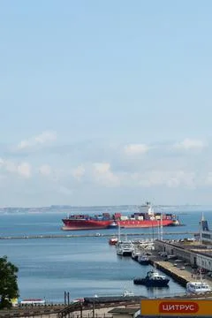 The container ship is in Odesa port Foto stock