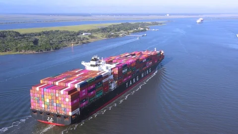 Container Ship on Savannah River 库存影片 95856191