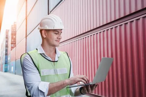 Container Shipping Logistics Engineering of Import/Export Transportation Indu Foto stock