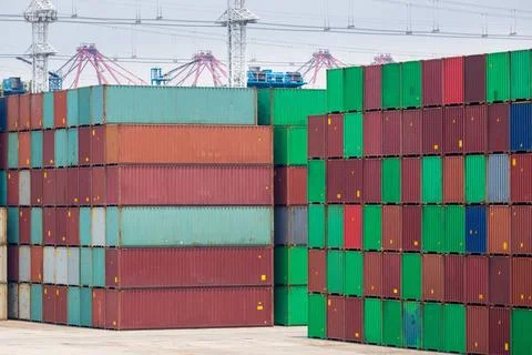 Container stack yards container stack yard, modern logistics and global tr... 스톡 사진