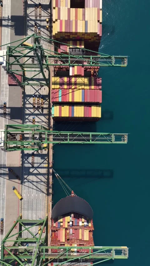Container terminal operations with cargo ships and shipping containers Video stock 341837419
