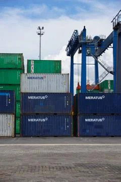 Container Yard Import and Export Trade View in Ambon Port Foto stock