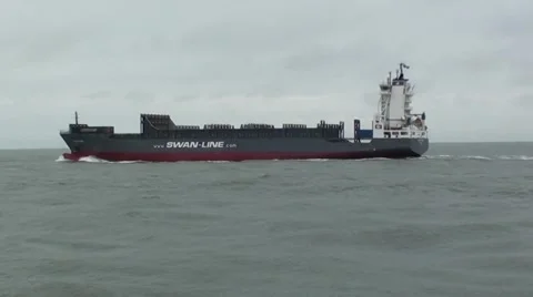 Containership-sea-medium-0131 库存影片 8690729