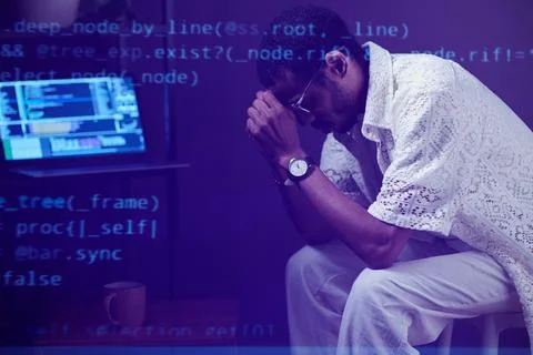 Contemplating Software Development Challenges in Office Stockfoto's
