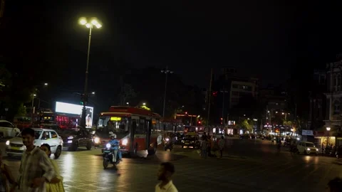 Continuous nighttime activity and traffic movement in Mumbai city. Stock Footage 337172731