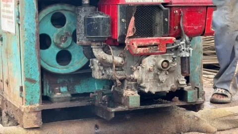 Continuous Operation of Robust Diesel Machinery in Demanding Work Settings .. Vidéo 337287402