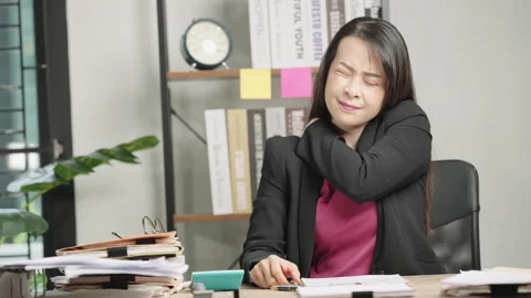 Contract a document Video stock 160015229