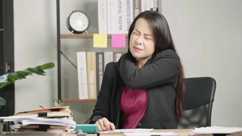 Contract a document Video stock 160015362