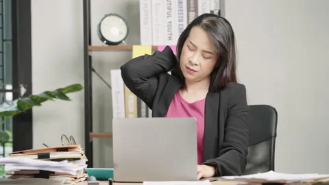 Contract a document Video stock 160015524