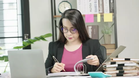 Contract a document Stock Footage 160036192