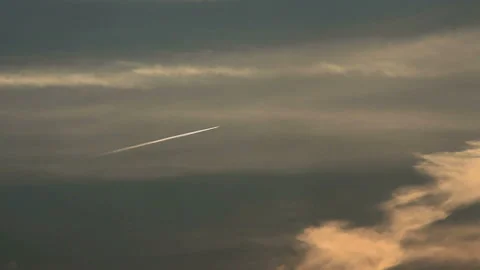 Contrails in the Morning Vídeo Stock 330198694