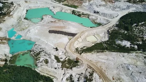 Contrast Between Wilderness And Industrial Resource Extraction Zone From Abo 库存影片 339169902