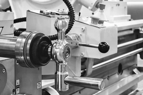 Control disk of metalworking machine with applied measuring ruler and control Фото