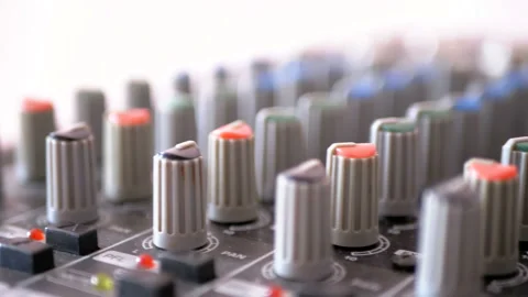 Control knobs on a sound mixing console 스톡 동영상 100856552