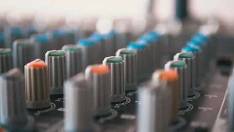 Control knobs on a sound mixing console 스톡 동영상 100878306