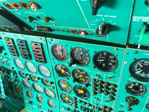 Control panel displays many instruments and gauges used for navigation and mo Stock-Fotos