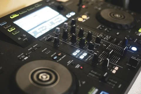 Control panel used by the DJ to mix live music Foto stock