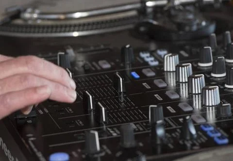  control in sound and audio engineering, mixing and mastering in the studi... Foto stock
