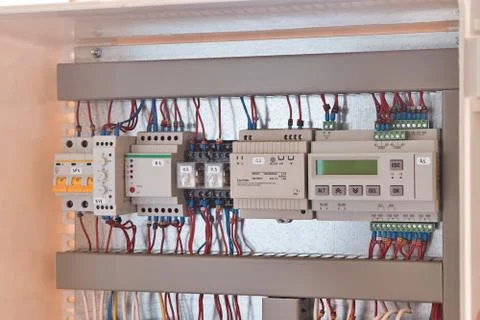 Controller, power supply, phase and voltage monitoring relay, automatic switc Foto stock