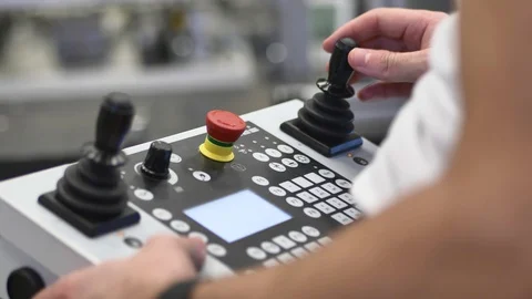 Controller of Professional 3D Measuring Machine CNC, Measurement of Dimension 動画素材 124581070