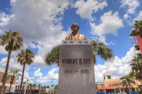 Controversial Robert E. Lee monument in downtown Fort Myers Stock Photos
