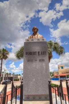 Controversial Robert E. Lee monument in downtown Fort Myers Foto stock