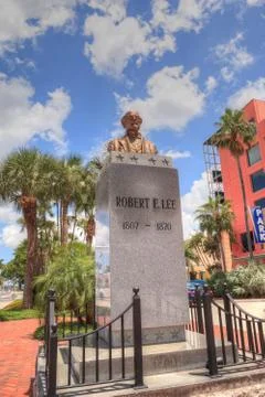 Controversial Robert E. Lee monument in downtown Fort Myers Stock-Fotos
