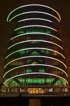 The Convention Centre Dublin with ring beam lighting imitating Irish flag Foto stock