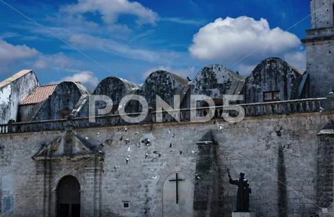 Convento de San Francisco de Asis in Havana, Cuba Stock Photos