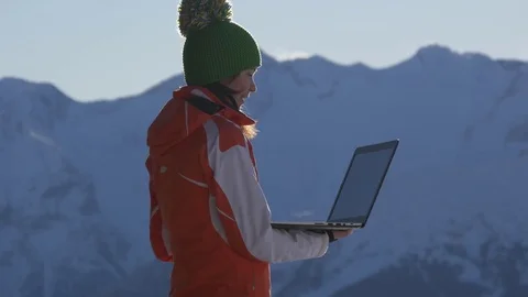 Conversation in the mountains Video stock 82851560