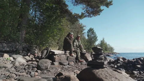 Conversation in nature Stockbeeldmateriaal 160437407