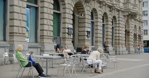 Conversations at Zurich's Paradeplatz Video stock 250547984
