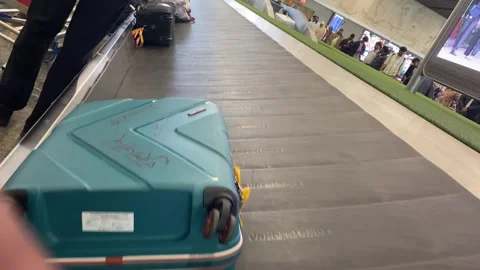 The conveyer belt in the arrival Stock-Footage 329067163