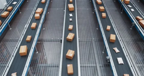 Conveyor Line with Boxes in Delivery Center Vidéo 252065040
