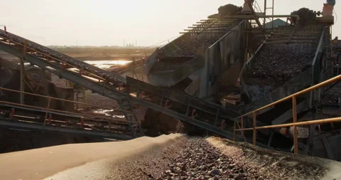 Conveyor system in the quarry of sand and gravel. Screening and washing in open 스톡 동영상 290122343