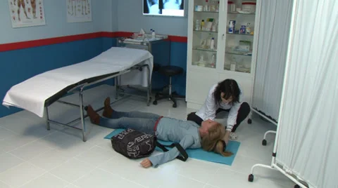 Convulsing 스톡 동영상 35860532