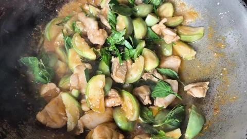 Cook with basil Vídeo Stock 344038285