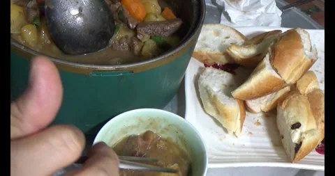 Cook beef stew Video stock 313624871