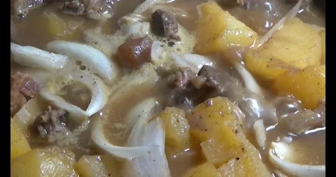 Cook beef stew Video stock 313628970